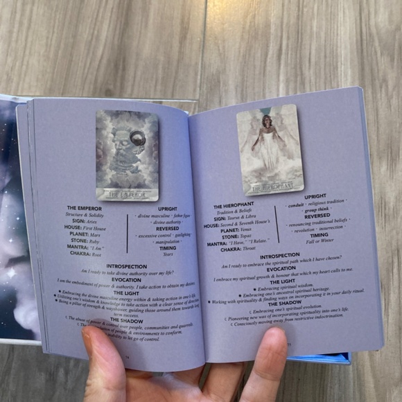 The Age of Aquarius Tarot by Yana Saint Levie - Picture 3 of 15